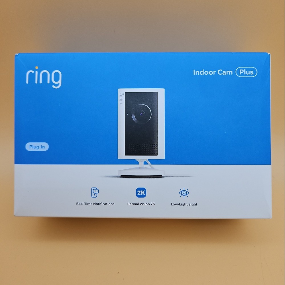 Ring Indoor Cam Plus Plug-In Retinal Vision 2K White Security Camera Brand New
